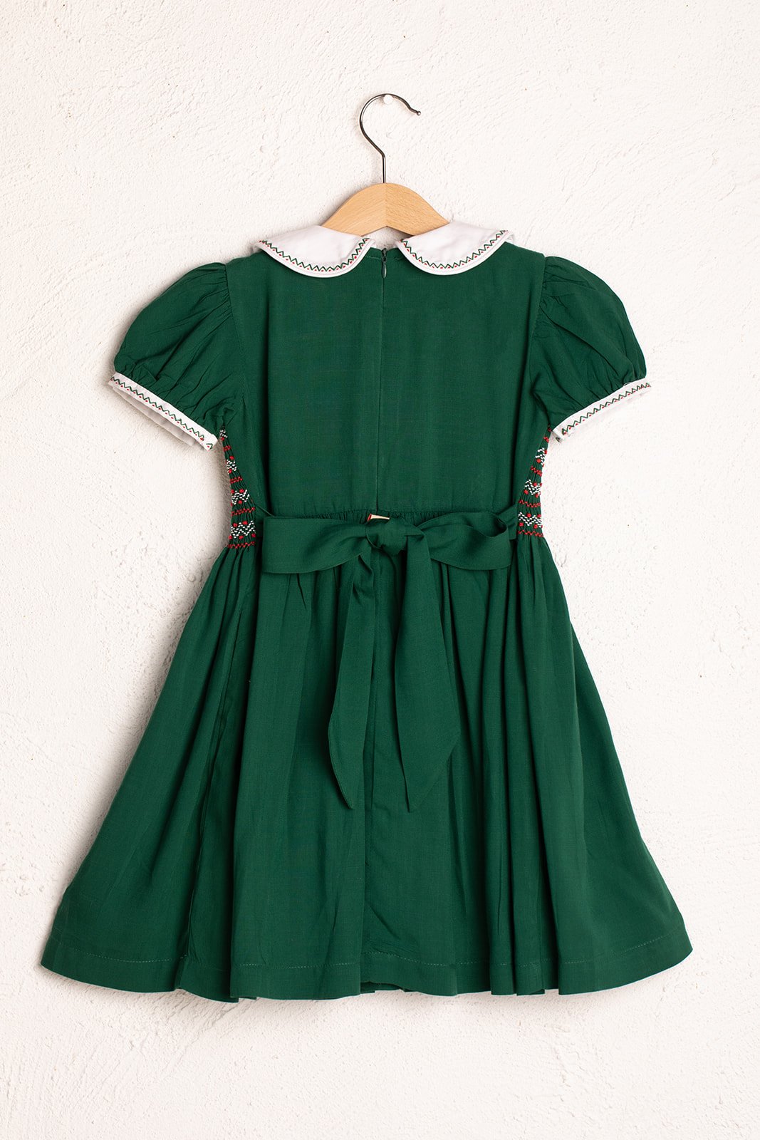 Dot & Mila Green Smocked Dress Size 4