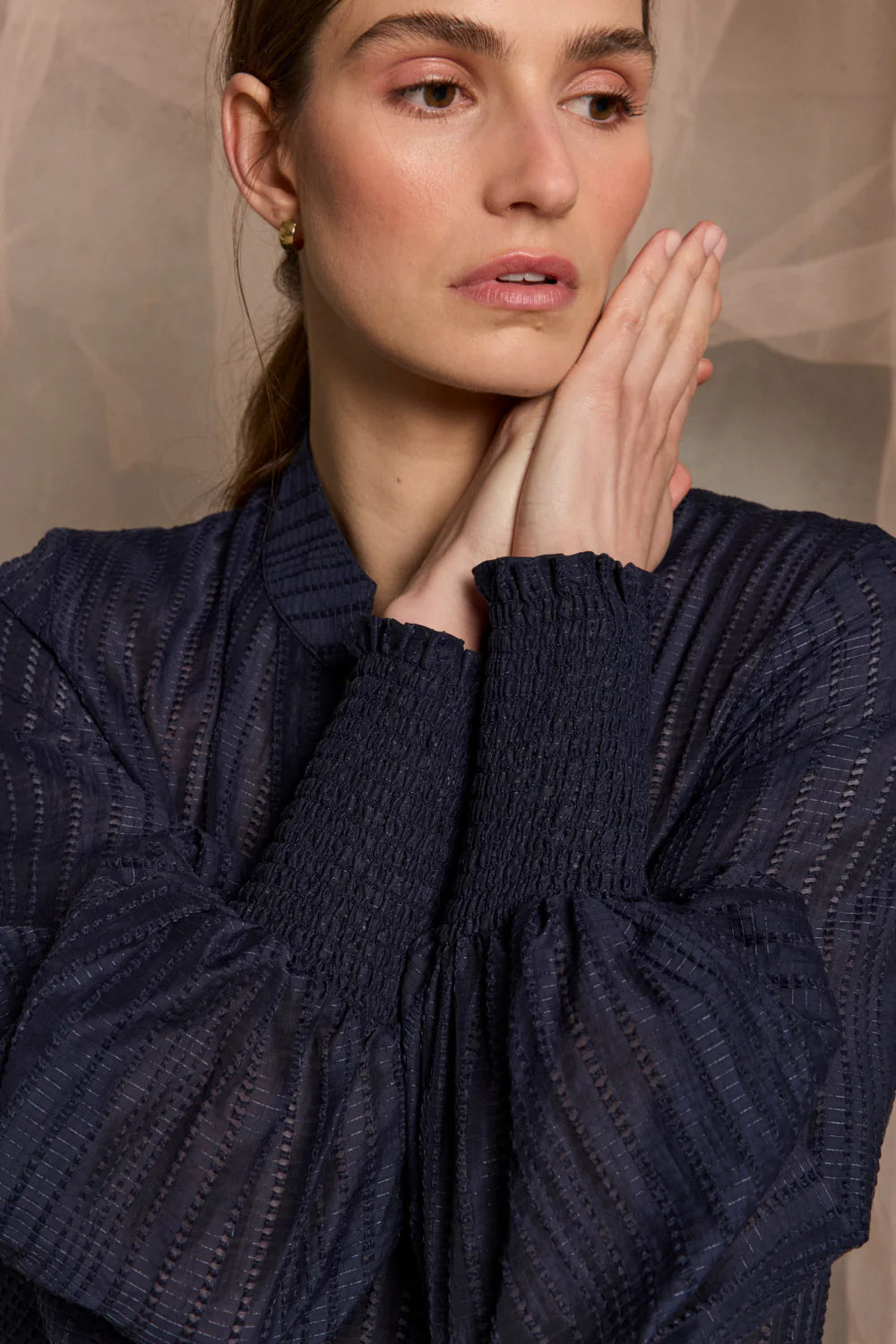LdeV Rea Shirred Cuff Flax Blouse | Navy