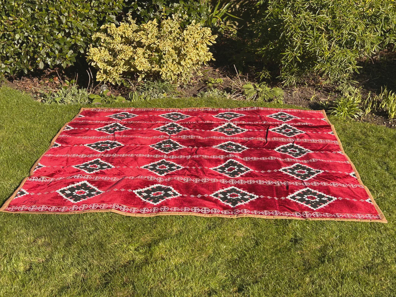 Intrepid Picnic Rug Sara Large 3x2m