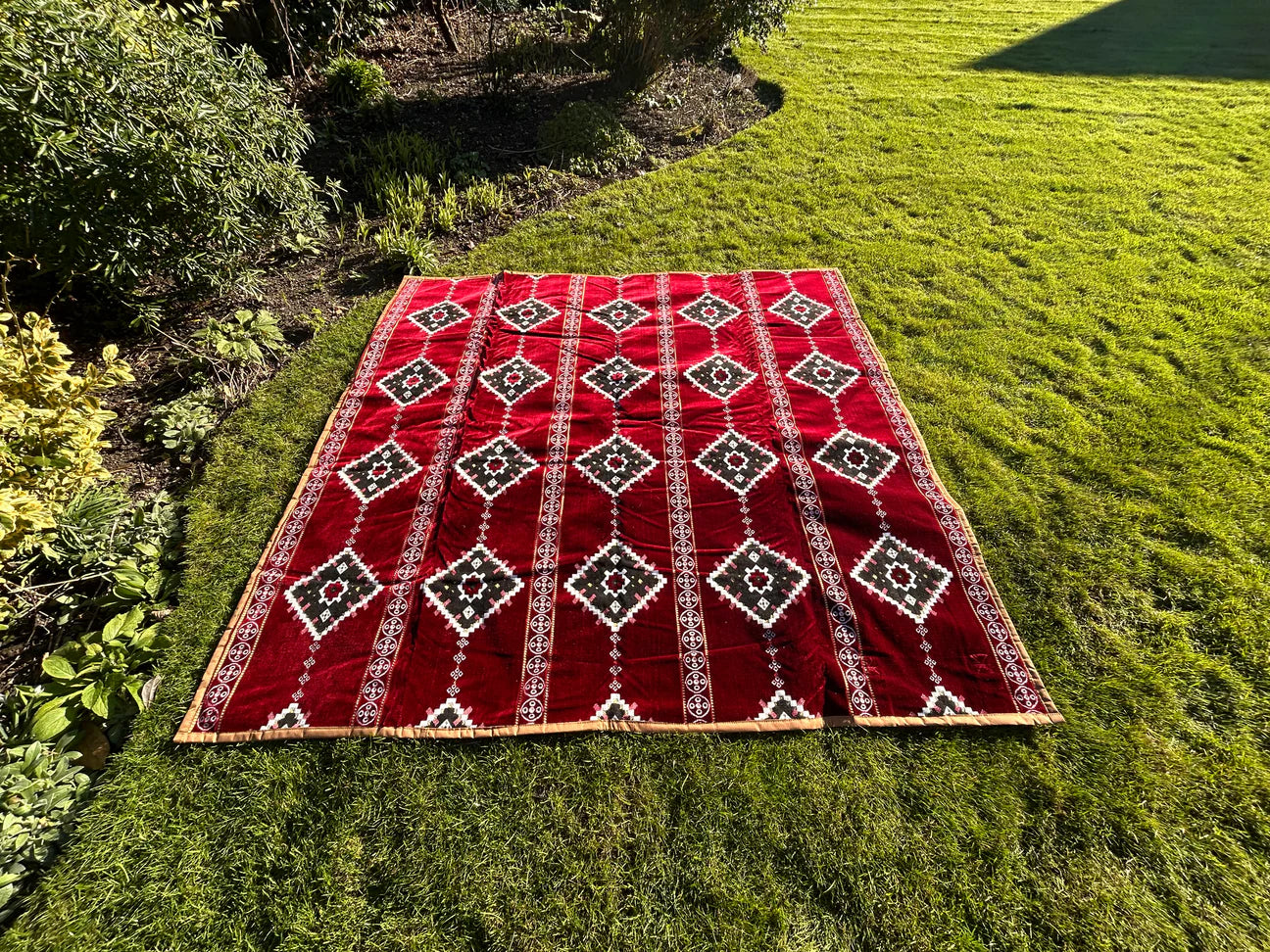 Intrepid Picnic Rug Sara Large 3x2m