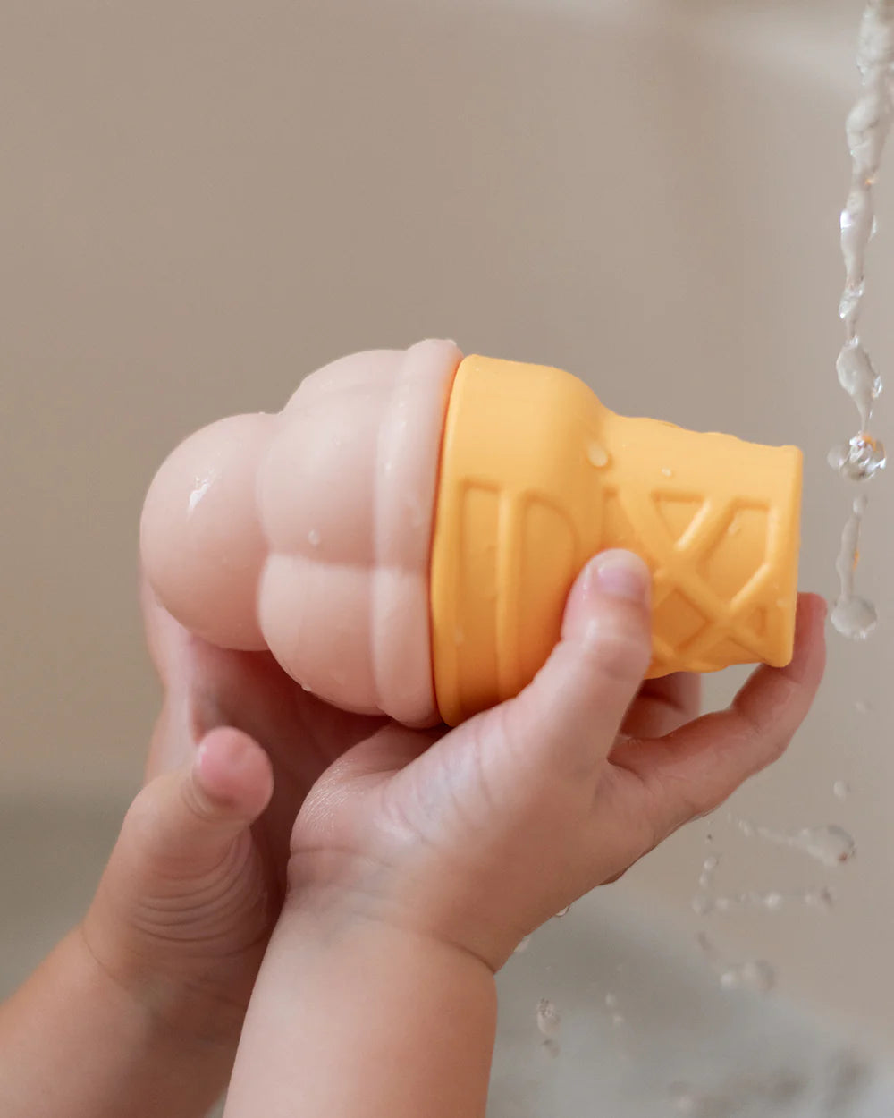 Over the Dandelions Ice Cream Bath Toys S4