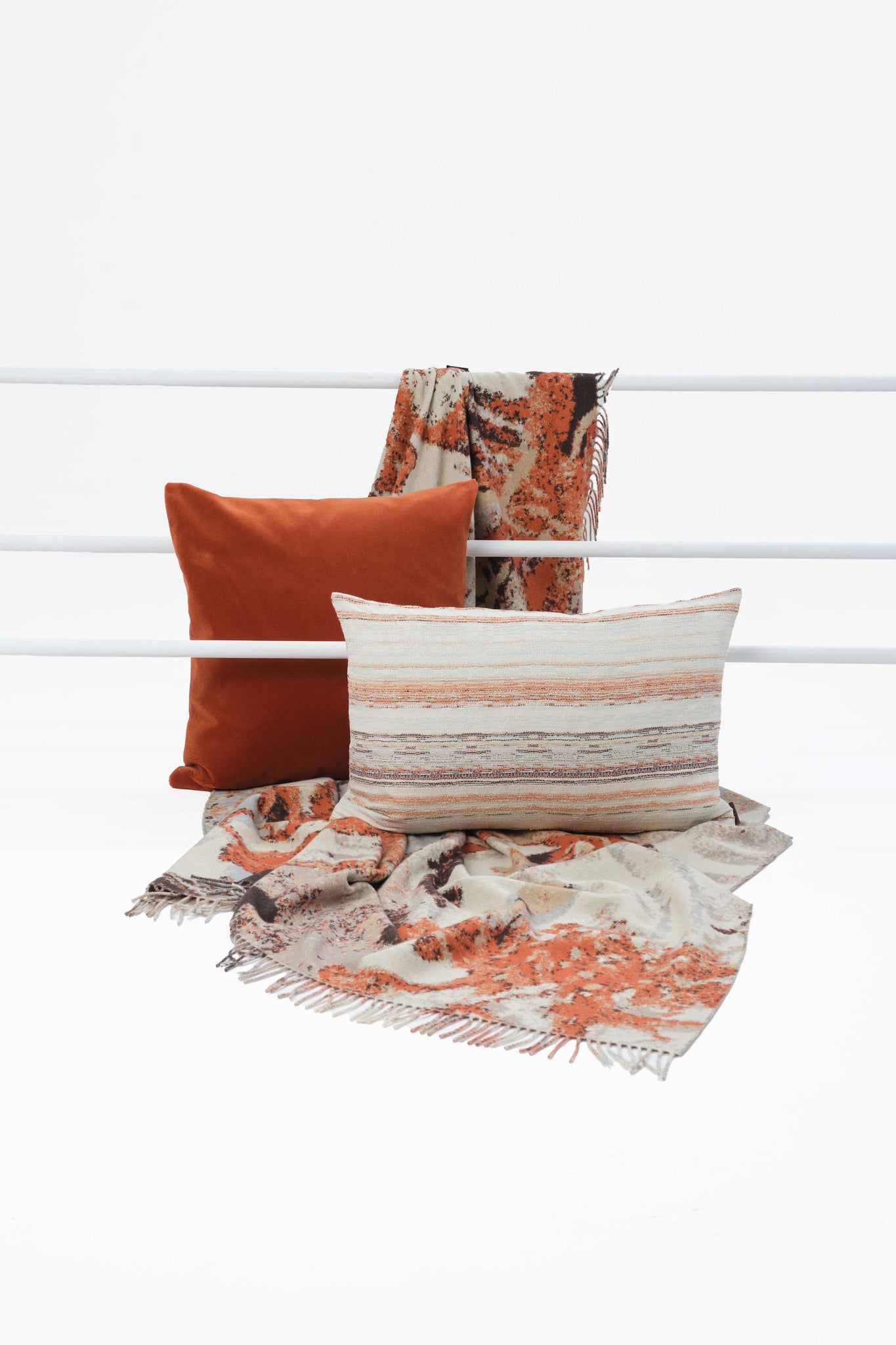 Innate Throw Telopea 150x200cm