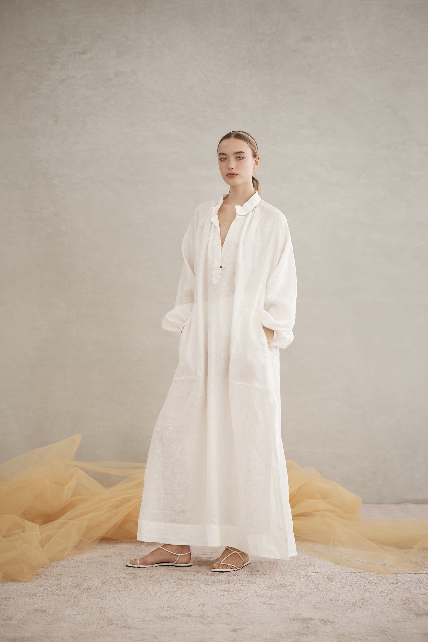 Luxe de Valentina Plaza Kaftan White