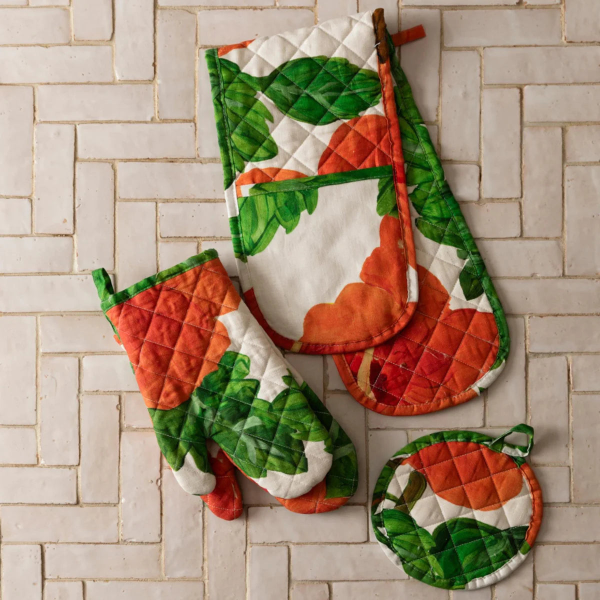 Bonnie and Neil Hibiscus Coral Oven Gloves
