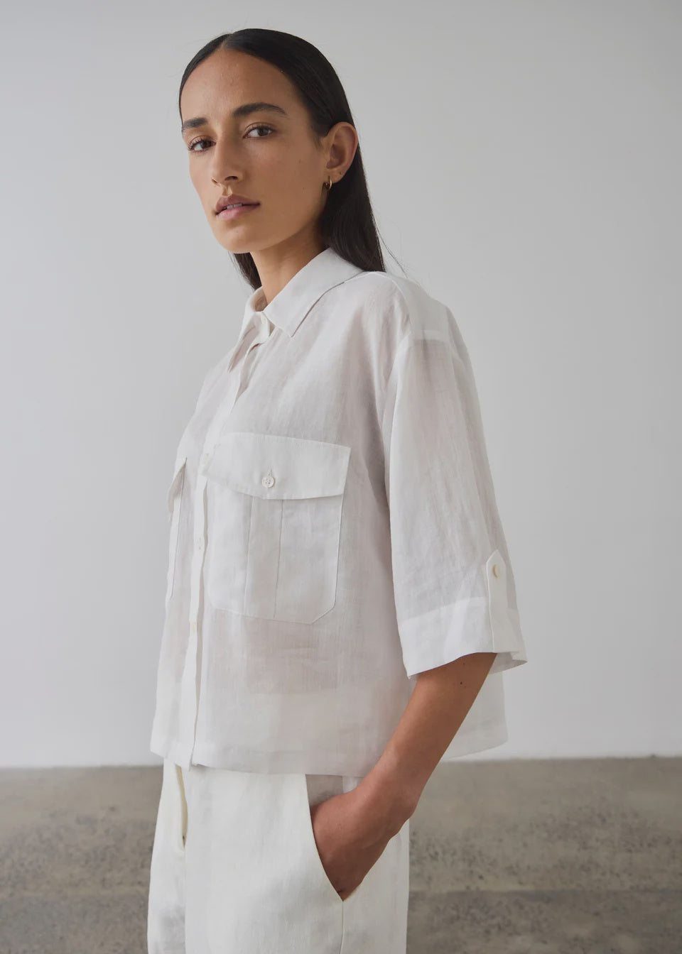 Laing Cropped 100% Linen Shirt - White