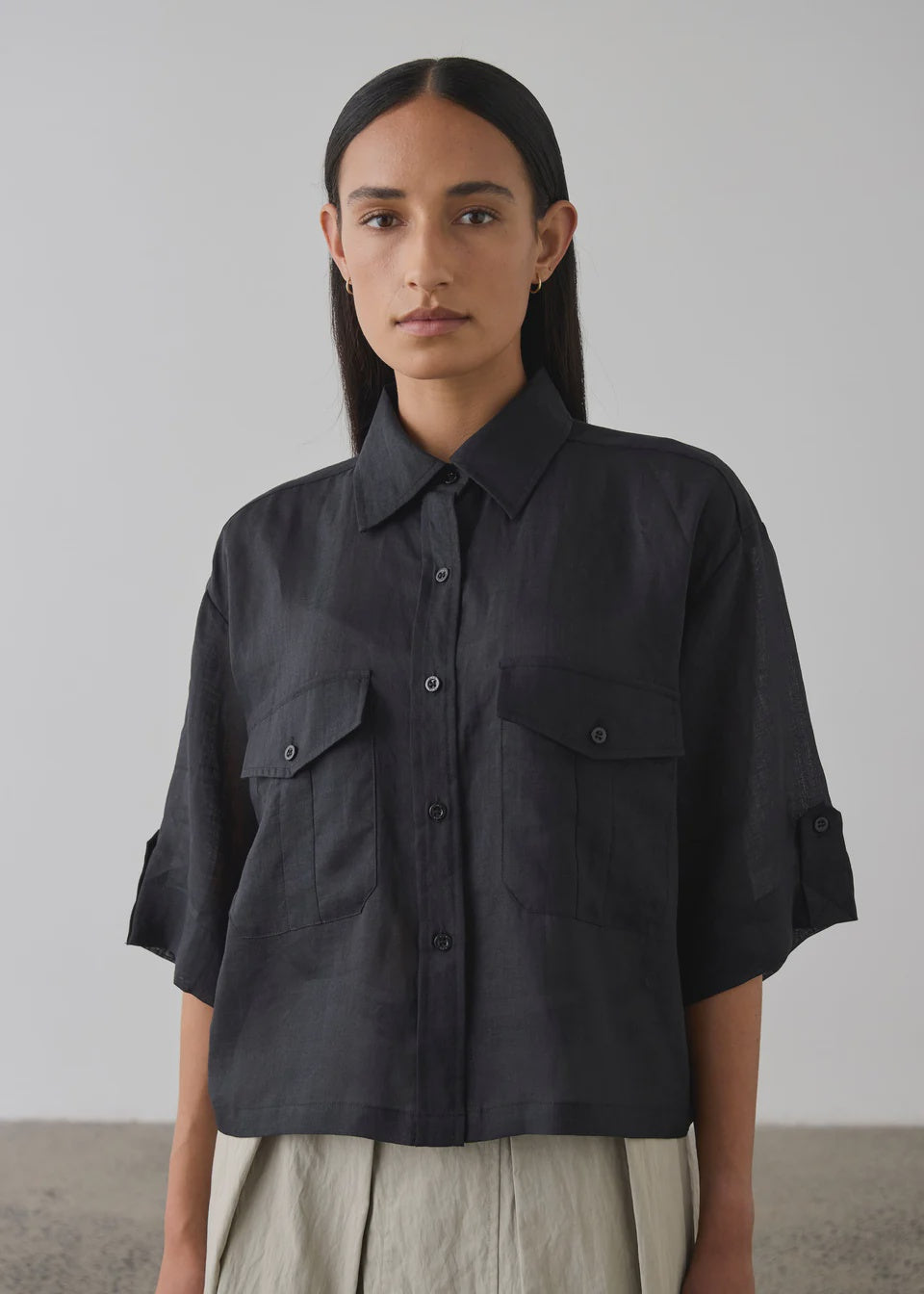 Laing Cropped 100% Linen Shirt - Black