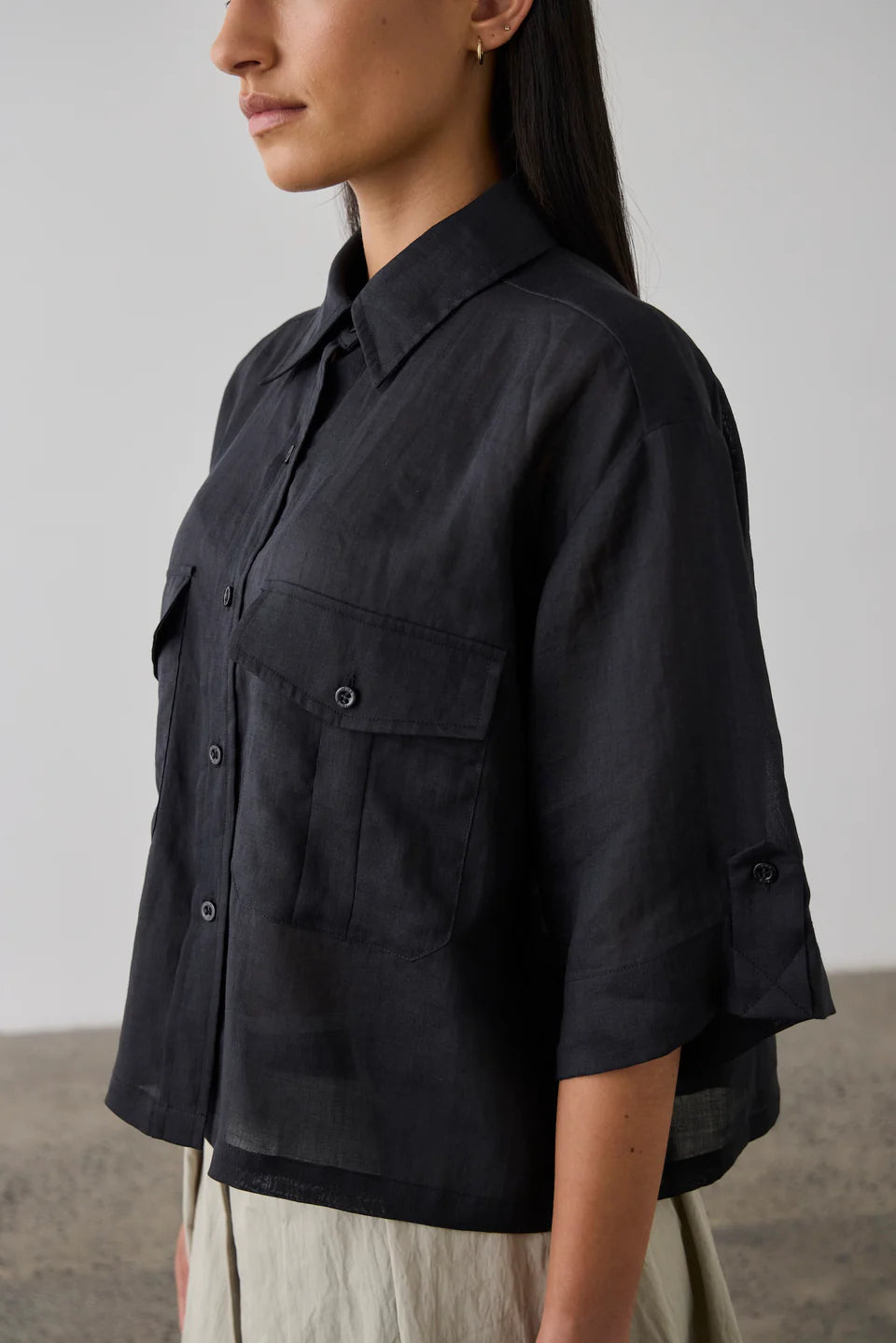 Laing Cropped 100% Linen Shirt - Black