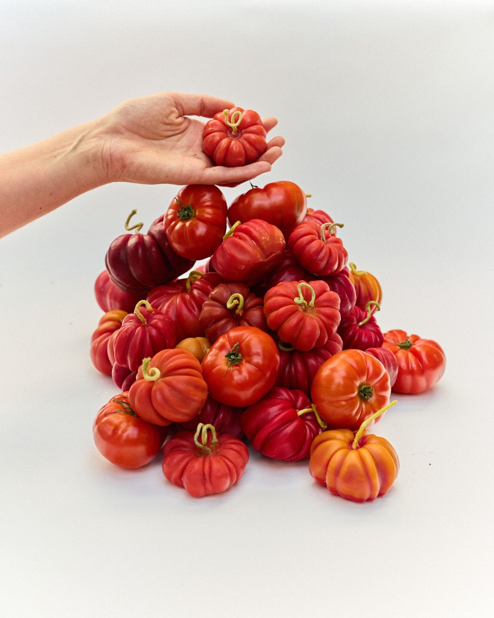 Beeswax Candle Heirloom Red Tomato Small
