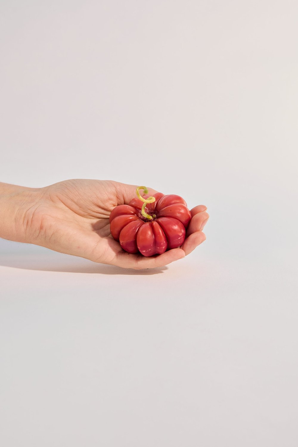 Beeswax Candle Heirloom Red Tomato Small