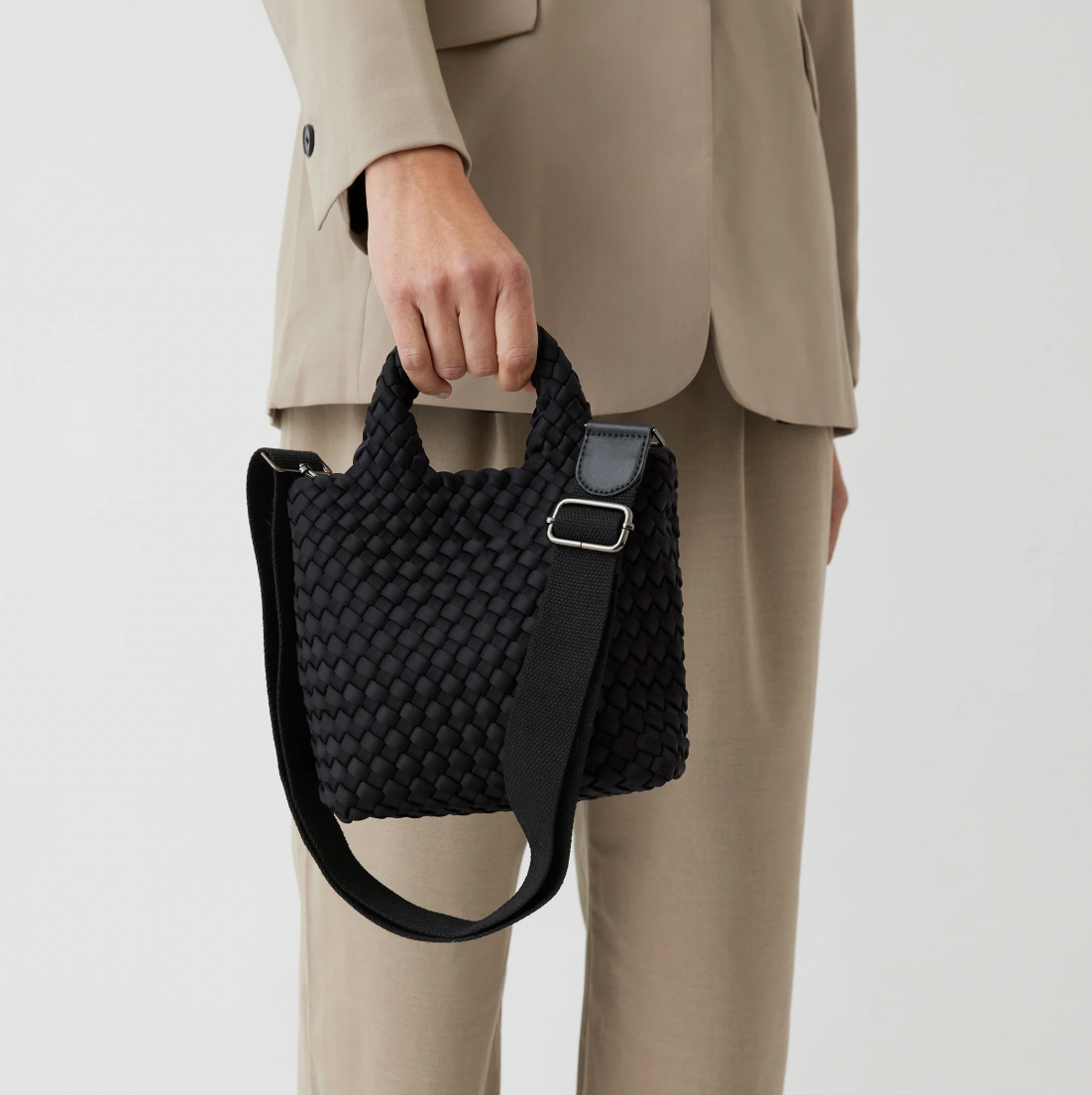 Andreina Lupe Crossbody Black