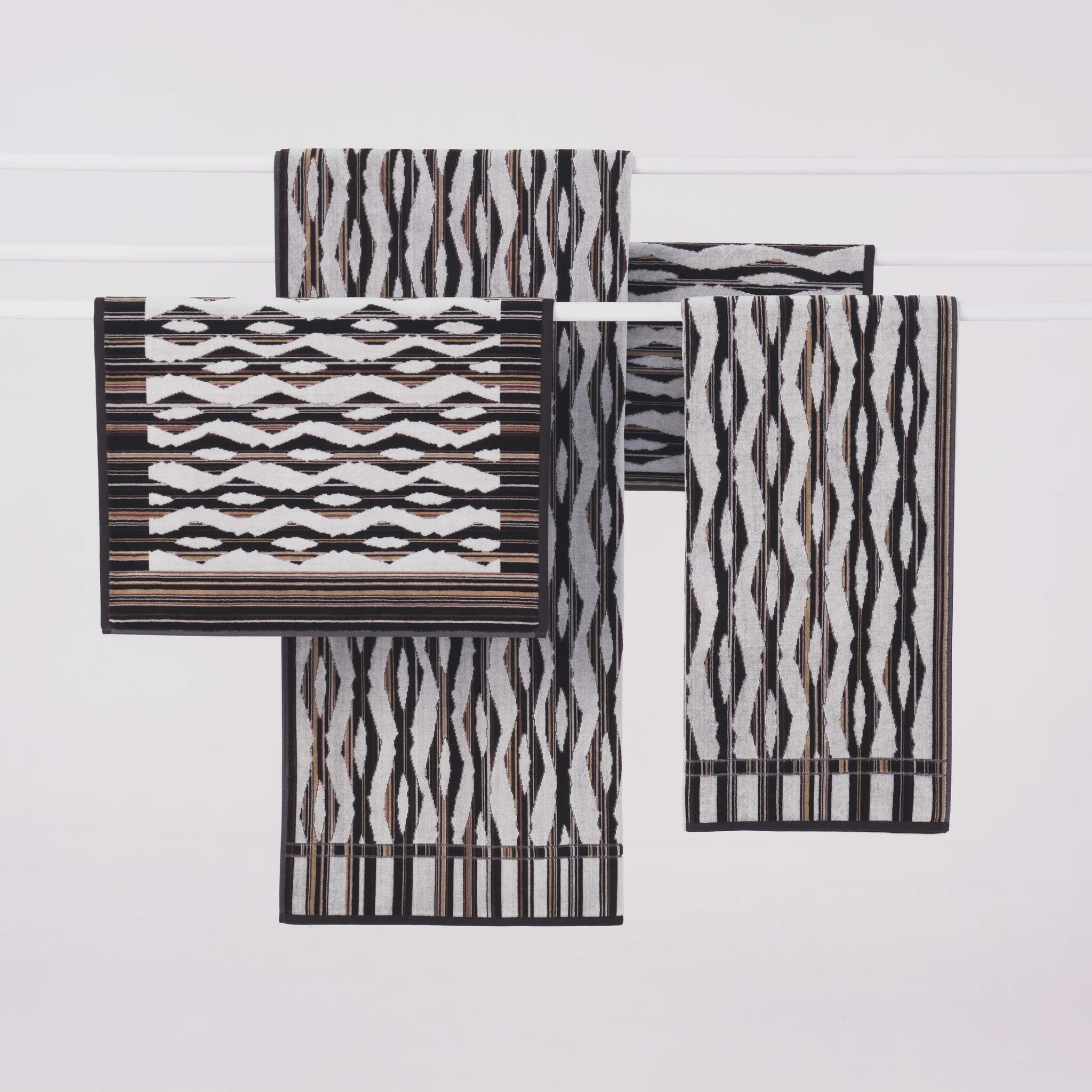 Innate Bath Towel Ripple Dark 70x140cm