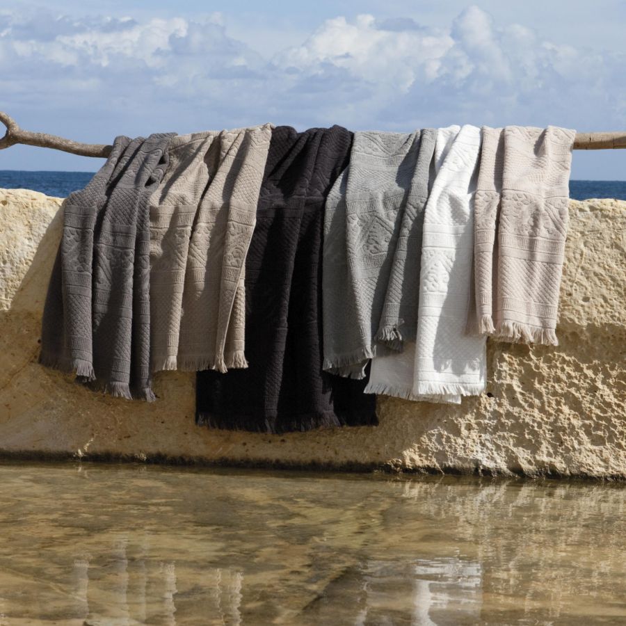 Vivaraise Zoe Guest Towel Carbon