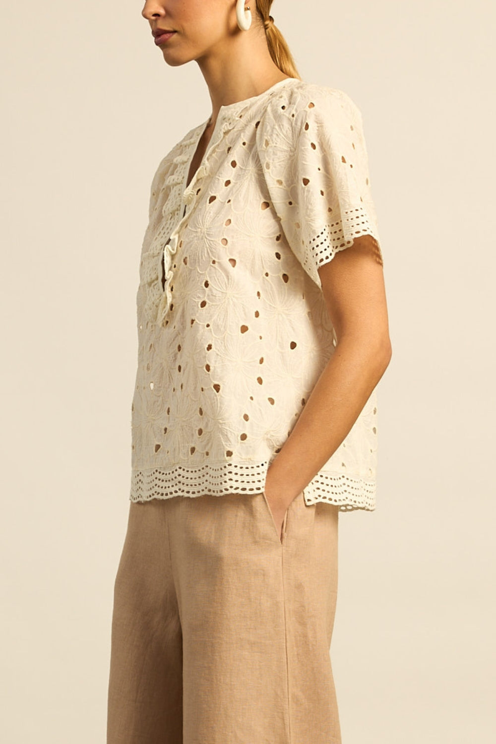 Zoe Kratzmann Vantage Top Cream