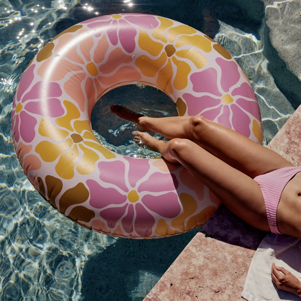 Pool Buoy Frivolous Fran Large Ring