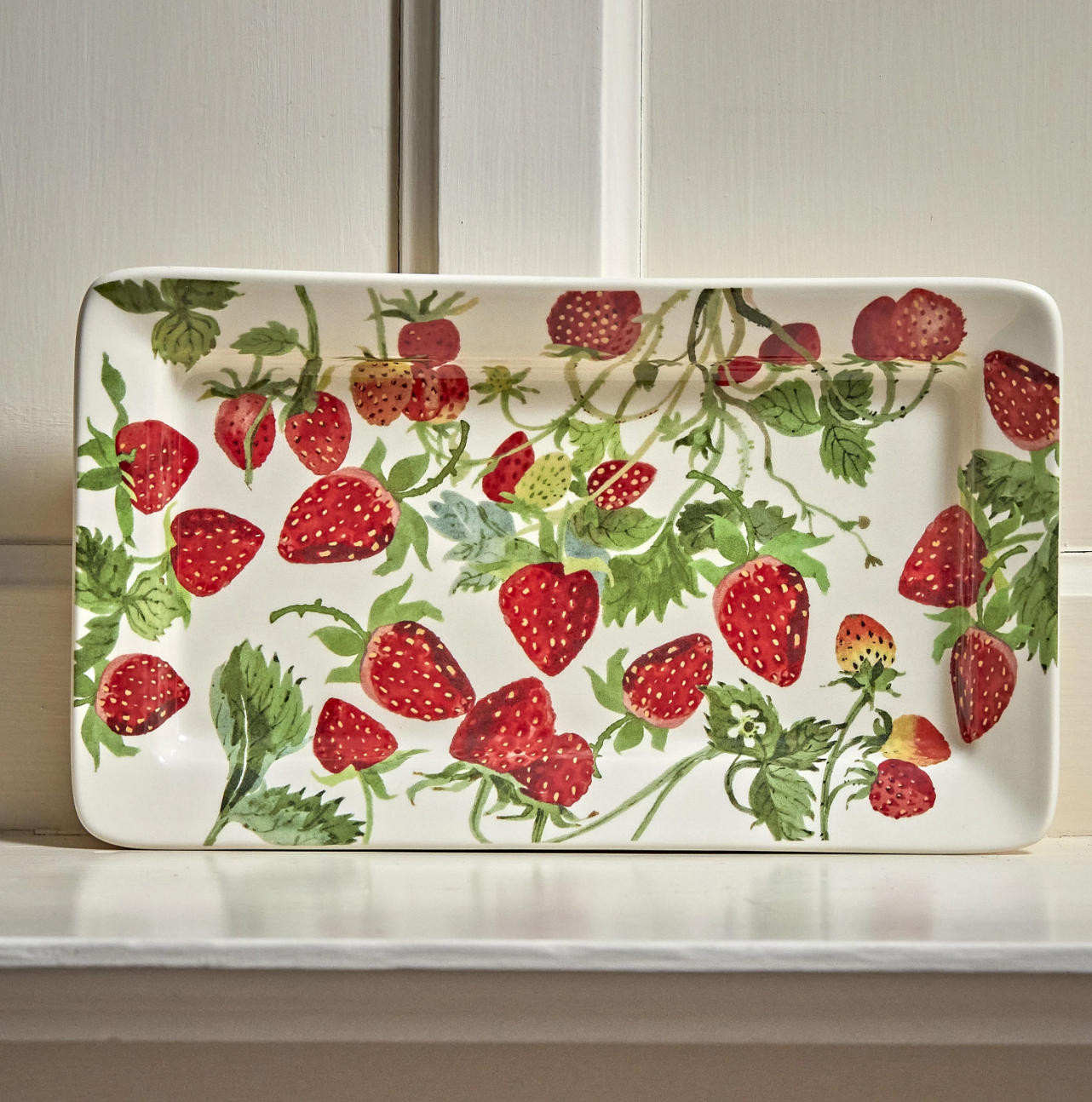 Emma Bridgewater Strawberries Med Oblong Plate